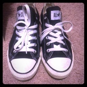 Great condition chuck Taylor shows
